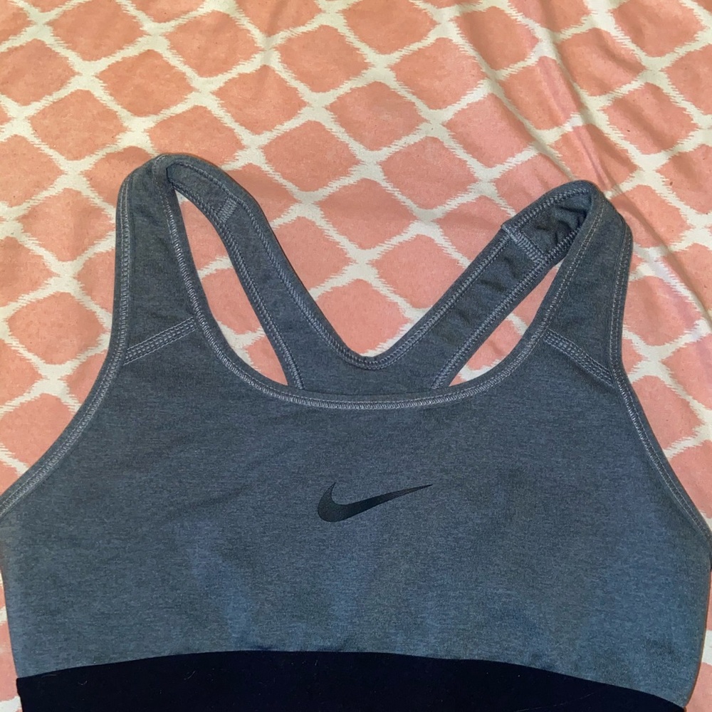 Nike sports bra so small grey and black